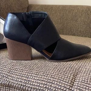 Black heeled booties! Size 10